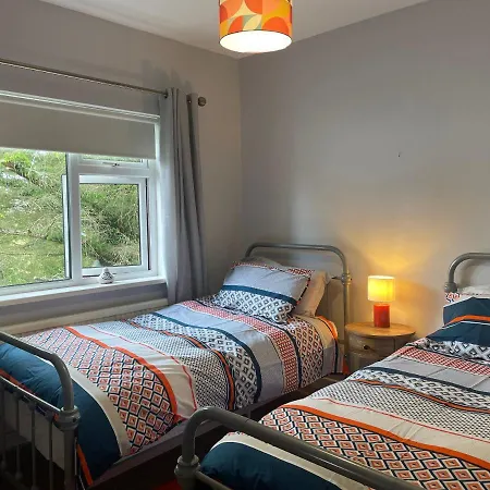 Prime Location: Spacious & Stylish بيت للعطل بوندوران